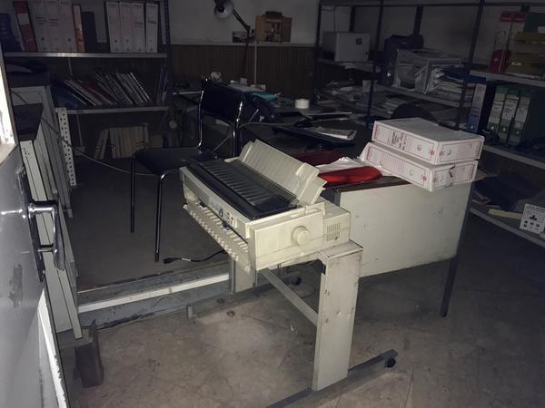 35#4637 Arredamento punti vendita e da ufficio in vendita - foto 49
