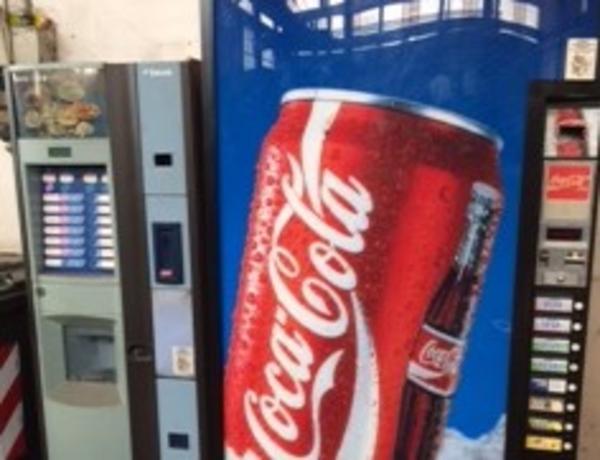 4#4640 Distributori di bevande e macchine da caffè in vendita - foto 1