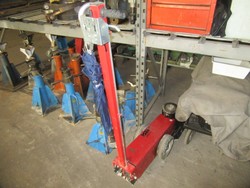 Yak 330 hydraulic lift - Lot 12 (Auction 46820)