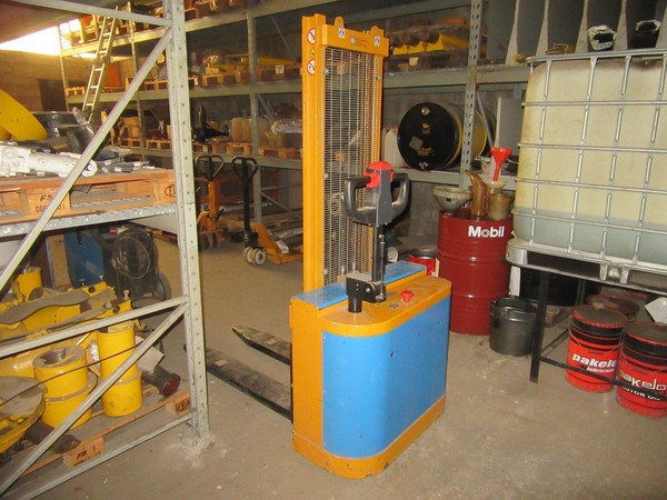 Carrelli elevatori in vendita