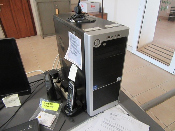 200#46820 Attrezzatura elettronica e mobilio d'ufficio in vendita - foto 23