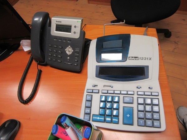 200#46820 Attrezzatura elettronica e mobilio d'ufficio in vendita - foto 79