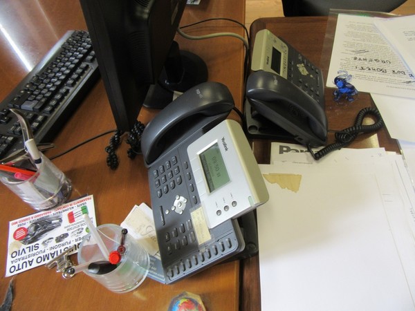 200#46820 Attrezzatura elettronica e mobilio d'ufficio in vendita - foto 107