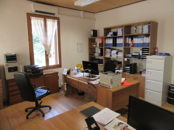 200#46820 Attrezzatura elettronica e mobilio d'ufficio in vendita - foto 110