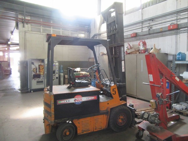 Carrelli elevatori in vendita