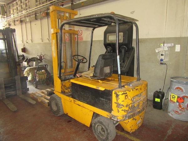 Carrelli elevatori in vendita