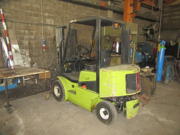 Carrelli elevatori in vendita