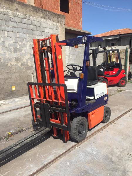 Carrelli elevatori in vendita