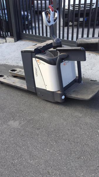 21#4692 Transpallet Crown con pedana in vendita - foto 1