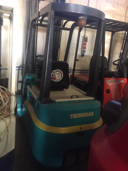 Carrelli elevatori in vendita