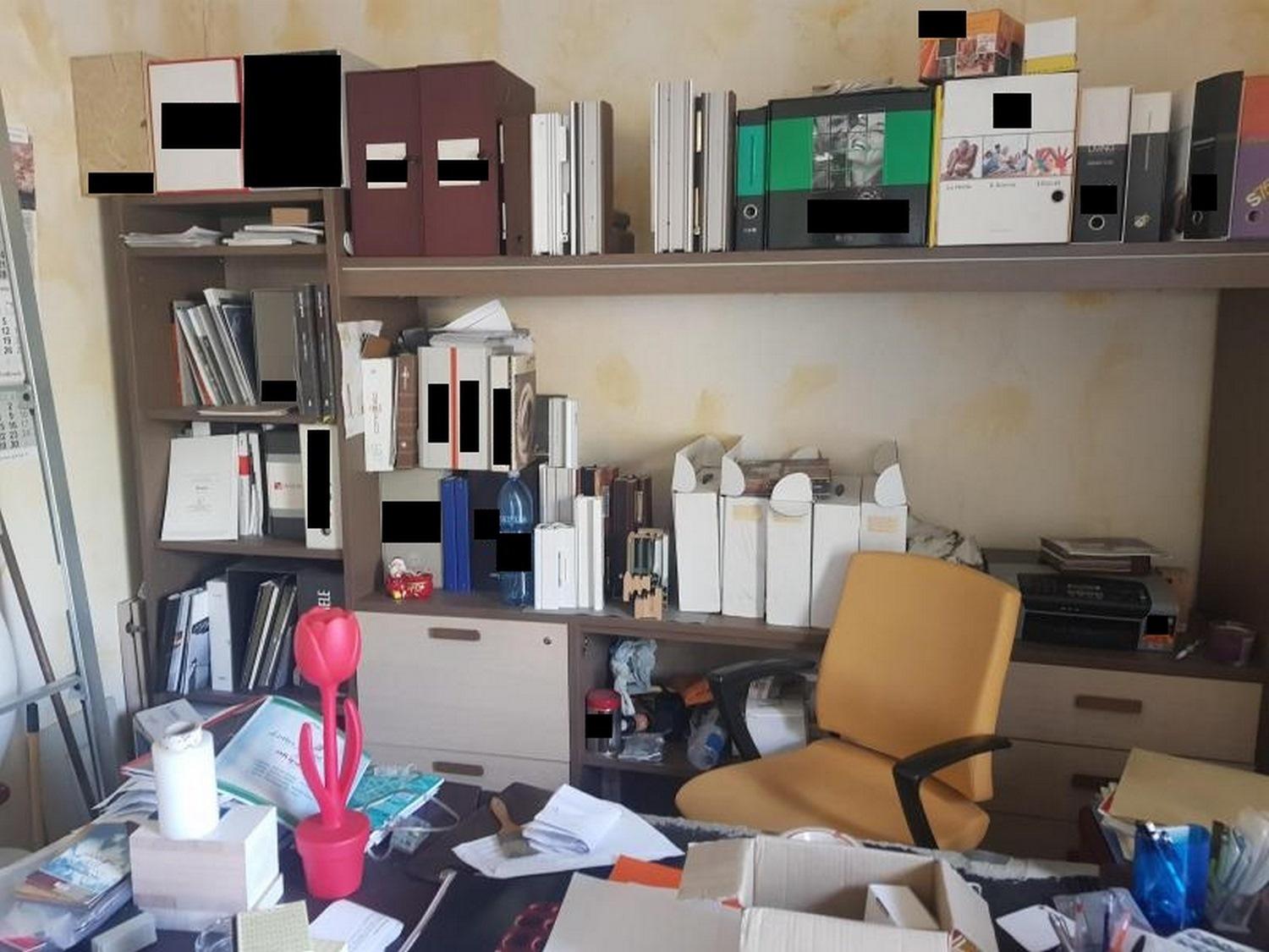 Lot Office furniture