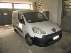 Autocarro Peugeot Partner - Lotto 1 (Asta 4696)