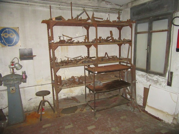 4#4696 Scaffalature e macchinari per officina in vendita - foto 58