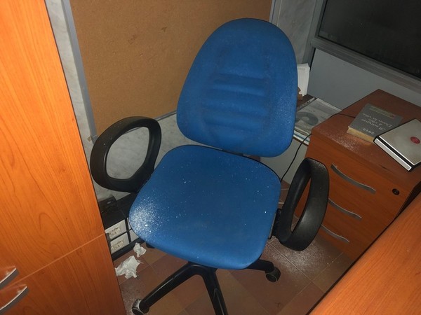 1#4719 Arredi ufficio e materiale di magazzino in vendita - foto 8