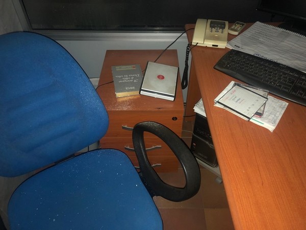 1#4719 Arredi ufficio e materiale di magazzino in vendita - foto 14