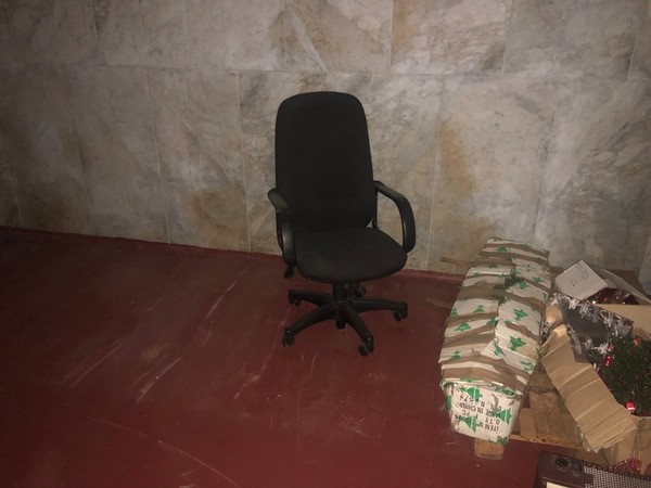 1#4719 Arredi ufficio e materiale di magazzino in vendita - foto 23