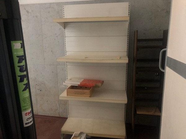 1#4719 Arredi ufficio e materiale di magazzino in vendita - foto 31