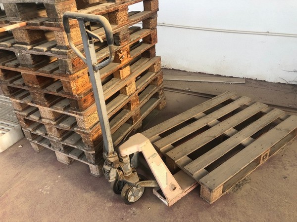 1#4719 Arredi ufficio e materiale di magazzino in vendita - foto 36