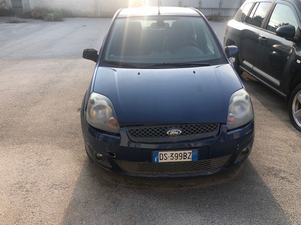 5#4719 Autovettura Ford Fiesta in vendita - foto 2