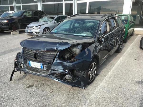 1#4732 Volkswagen passat station wagon 2.0 TDI in vendita - foto 3