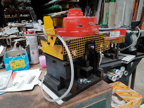 5#4744 Punzonatrici Comall e compressore Abac in vendita - foto 8