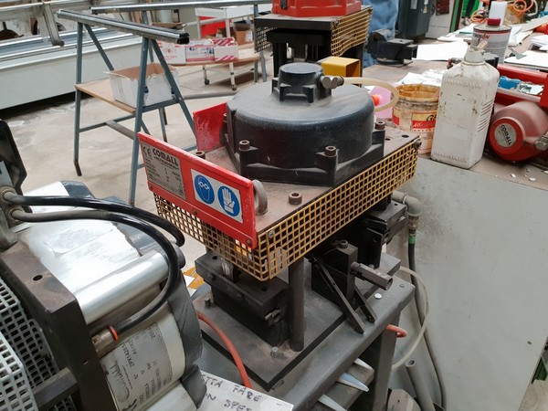 5#4744 Punzonatrici Comall e compressore Abac in vendita - foto 9
