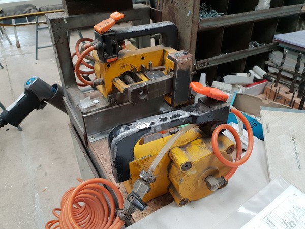 5#4744 Punzonatrici Comall e compressore Abac in vendita - foto 19