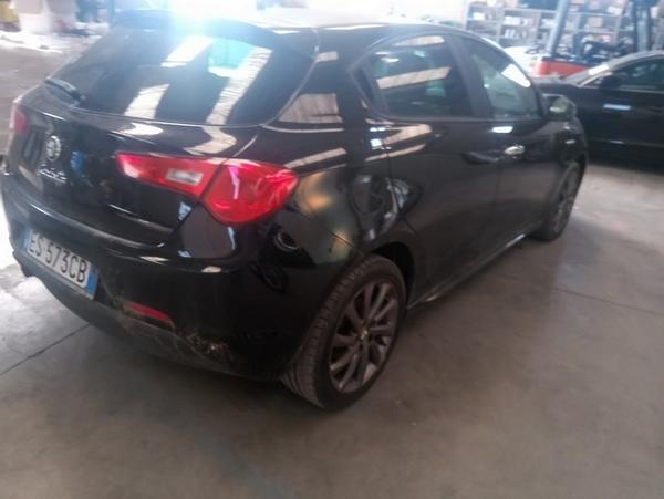 2#4746 Alfa Romeo Giulietta 1.6 in vendita - foto 4