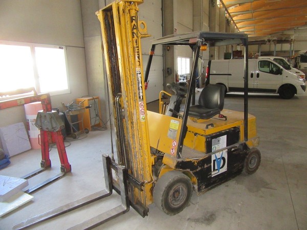 Carrelli elevatori in vendita