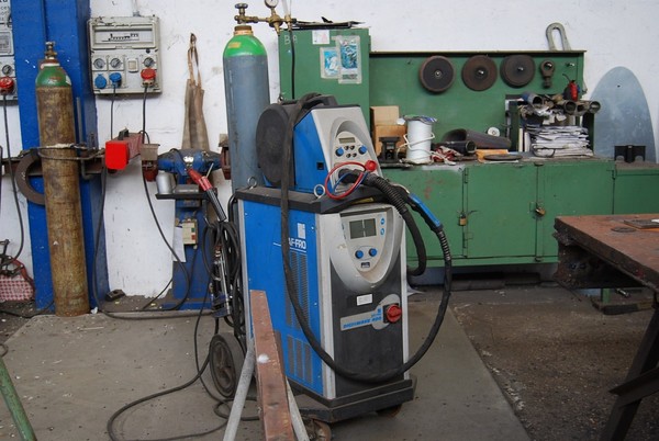 Macchine per saldare in vendita