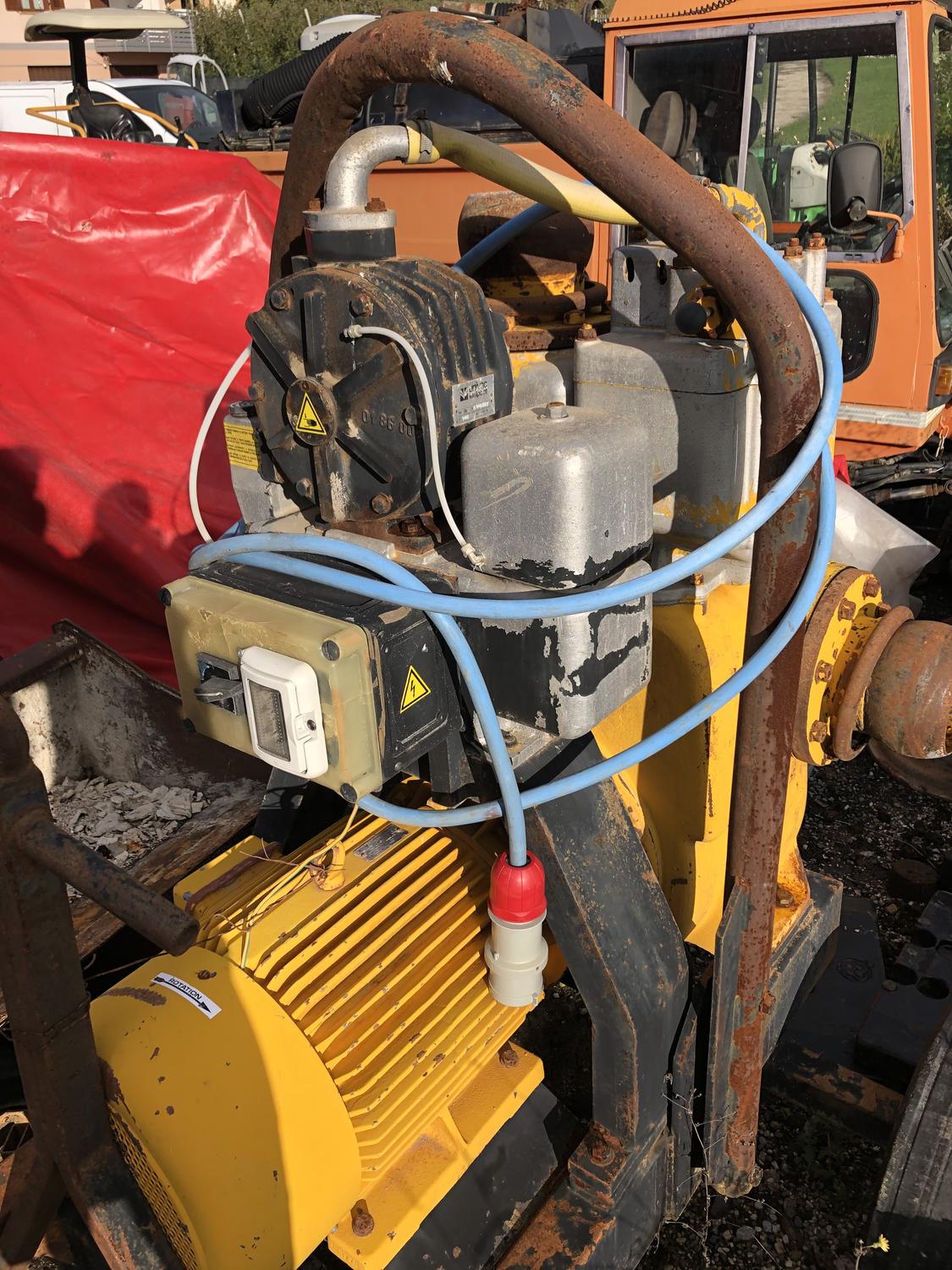 Lot Univac Well Point water pump