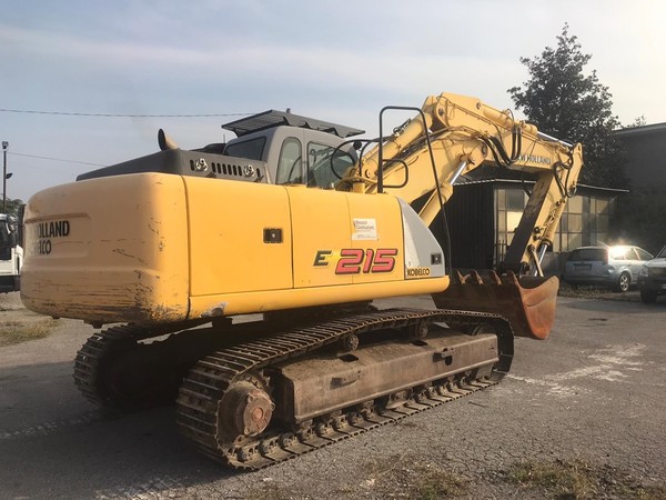 3#4781 Escavatore New Holland E 215 T in vendita - foto 1