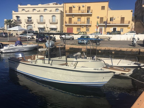 1#4796 Barca a motore Fisherman open con consolle centrale in vendita - foto 1