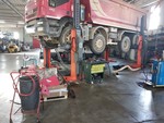 Image 1 - Finkbeiner heavy vehicle lifting columns - Lot 7 (Auction 4797)