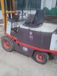 Om T 10 forklift - Lot 10 (Auction 4805)