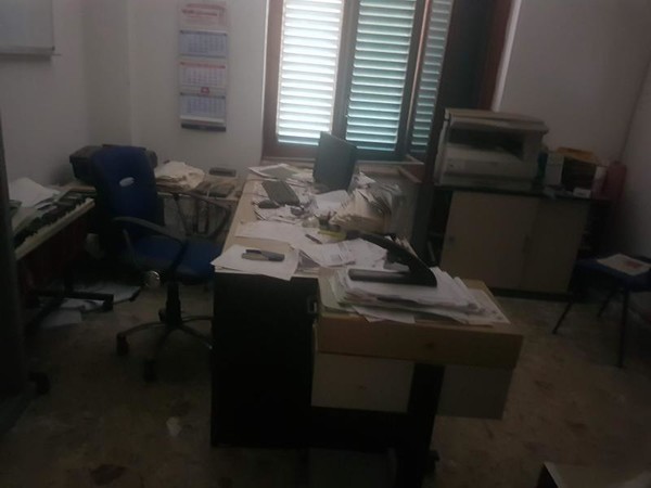 2#4809 Arredo ufficio in vendita - foto 5