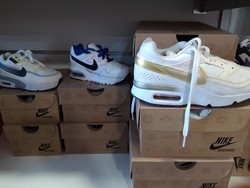 Stock of shoes - Lot 11 (Auction 4812)