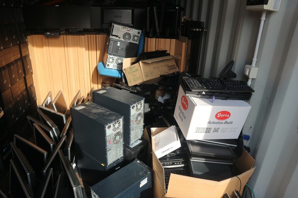 1#4813 Pc e arredi ufficio in vendita - foto 8