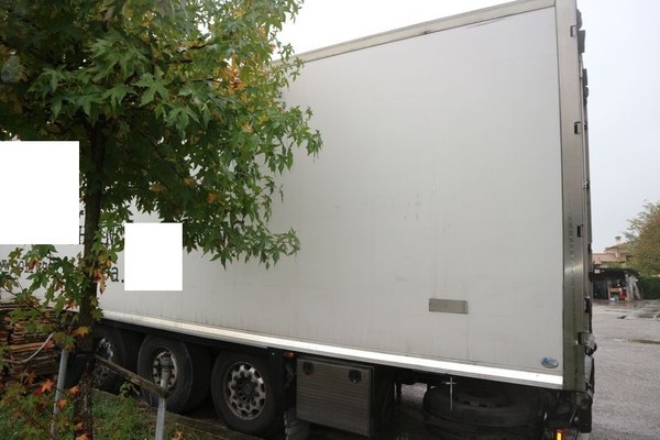 7#4847 Semirimorchio Unicar con cassone isotermico in vendita - foto 1