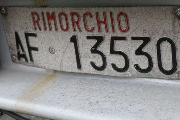 8#4847 Semirimorchio Unicar con cassone isotermico in vendita - foto 2