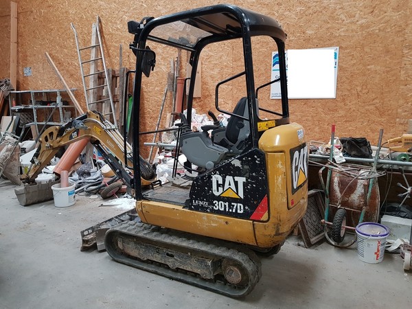 3#4853 Miniescavatore Cat cingolato in vendita - foto 1