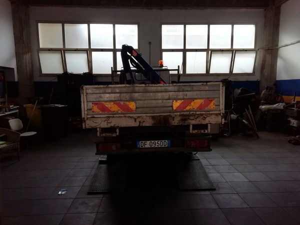 17#4856 Autocarro ribaltabile con gru Nissan in vendita - foto 13
