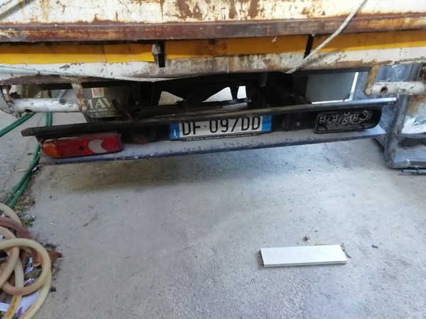 32#4856 Autocarro ribaltabile con gru Nissan in vendita - foto 6