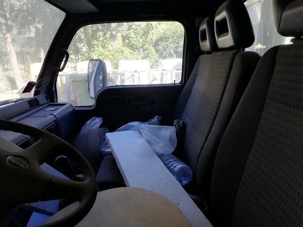 32#4856 Autocarro ribaltabile con gru Nissan in vendita - foto 13