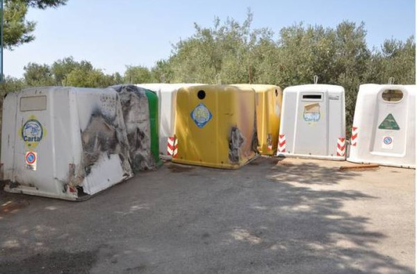 46#4856 Cassonetti e campane per la raccolta differenziata in vendita - foto 4