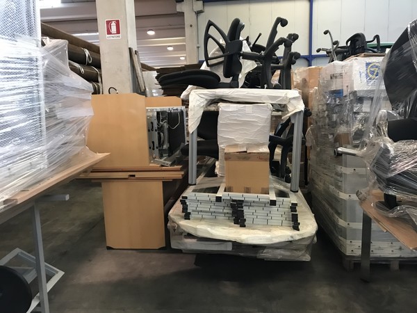 1#4858 Arredamento e attrezzature da ufficio in vendita - foto 1