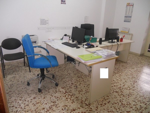 1#4862 Arredamento ed attrezzature informatiche per ufficio in vendita - foto 2