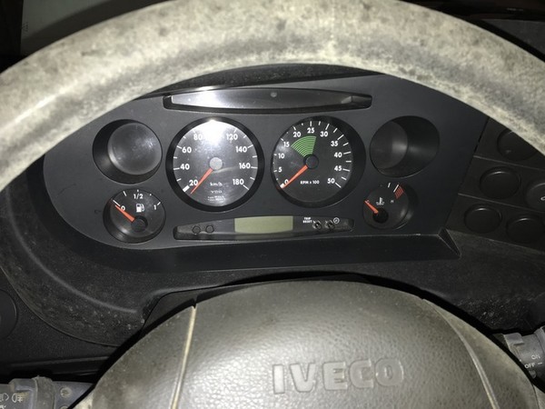 14#4865 Autocarro Iveco Daily furgonato in vendita - foto 11
