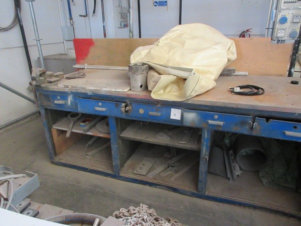 4#4867 Banchi da lavoro e armadi metallici in vendita - foto 3