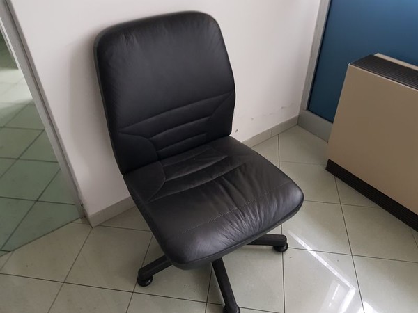 1#4898 Arredi e attrezzature ufficio in vendita - foto 7